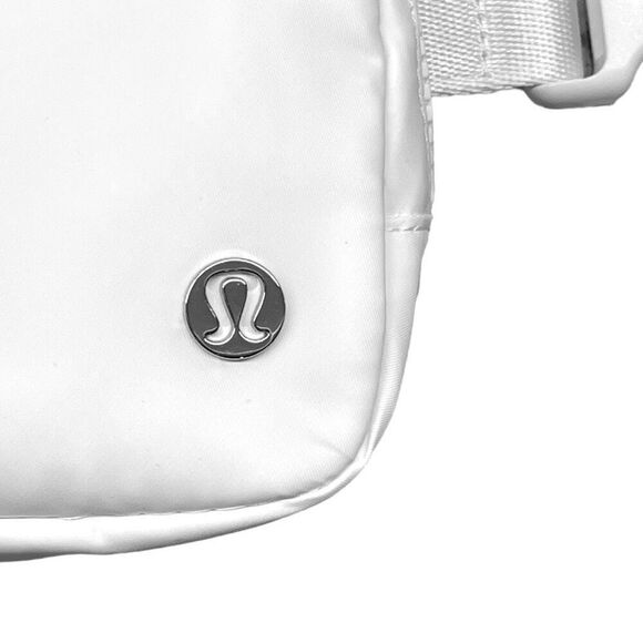 LULULEMON Bright White Everywhere Belt Bag NWT | Perfect Bride-to-Be Accessory - Picture 10 of 13